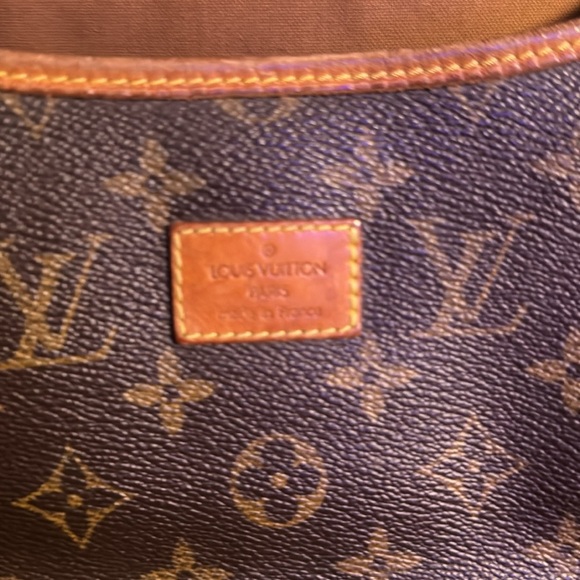 Louis Vuitton Saddlebag - Picture 7 of 14